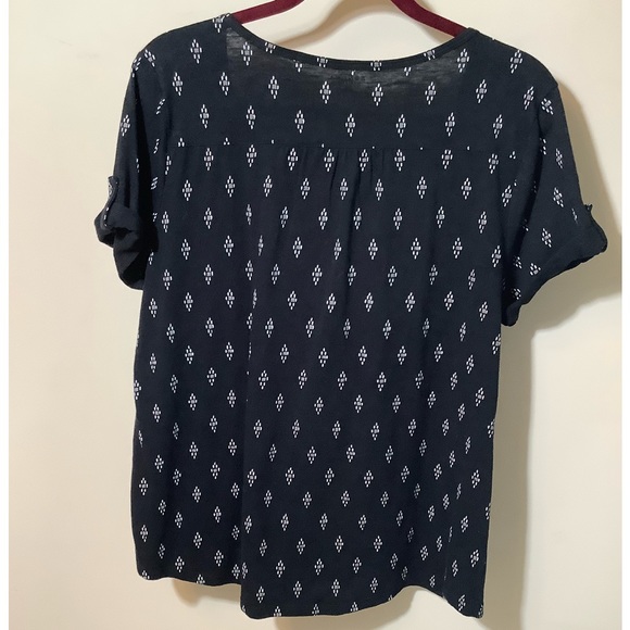 Sonoma black with grey & white pattern tee, v-neck 3 button, tab sleeve XL - Picture 2 of 2